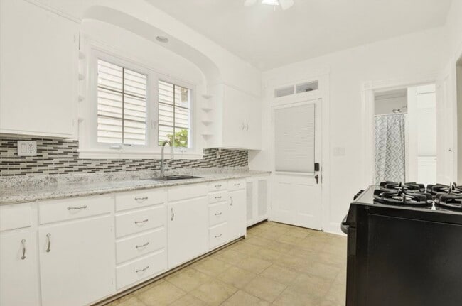 Building Photo - 125 W Main St