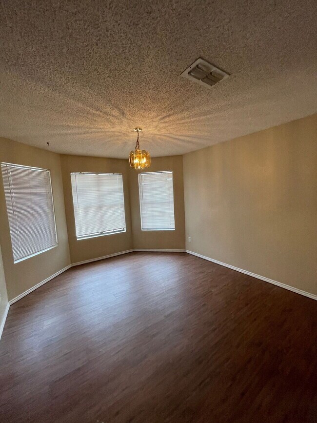 Building Photo - Two Story Home With A Large Backyard Located In Shadow Hills!