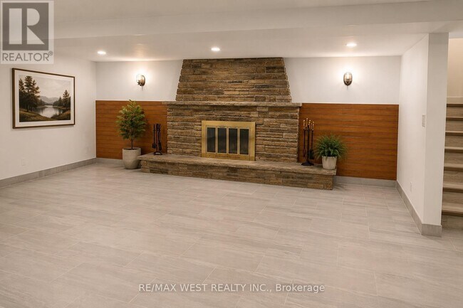 Photo du bâtiment - 908 Lynx Ave