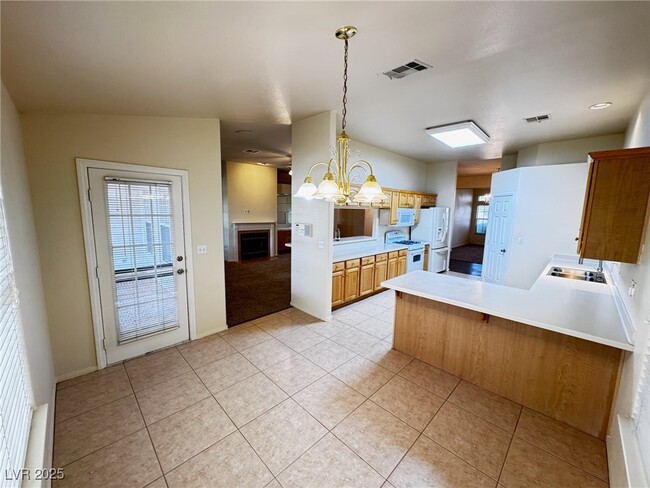 Foto del edificio - 5117 Elm Grove Dr