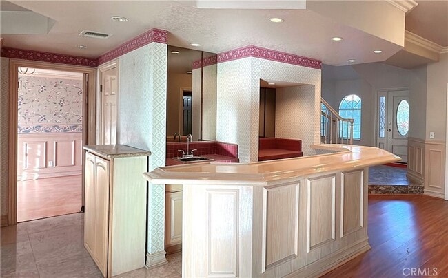 Foto del edificio - 232 E Floral Ave