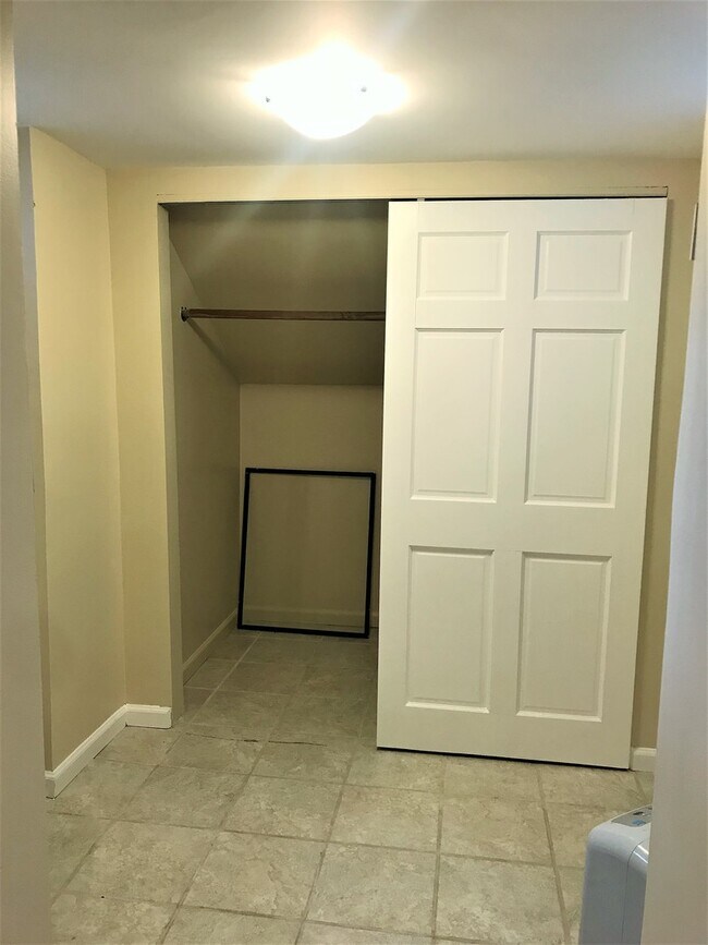 Foto del edificio - 815 S Bell Ave