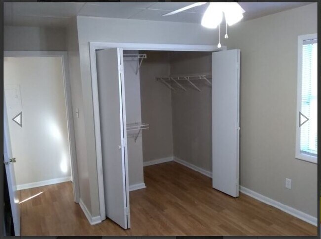 Building Photo - 318 Ashwood Dr