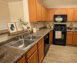 Building Photo - River Falls