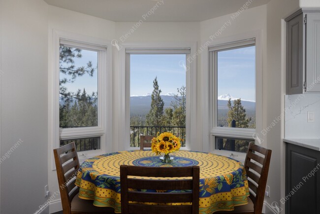 Building Photo - Luxury Living with Unmatched Cascade Views...