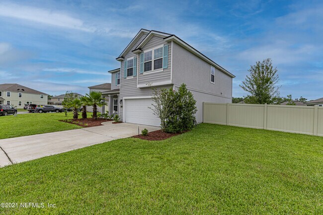 Building Photo - 15734 Whitebark Dr