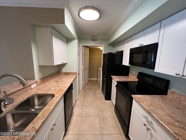 Foto del edificio - 800 Boardwalk Dr