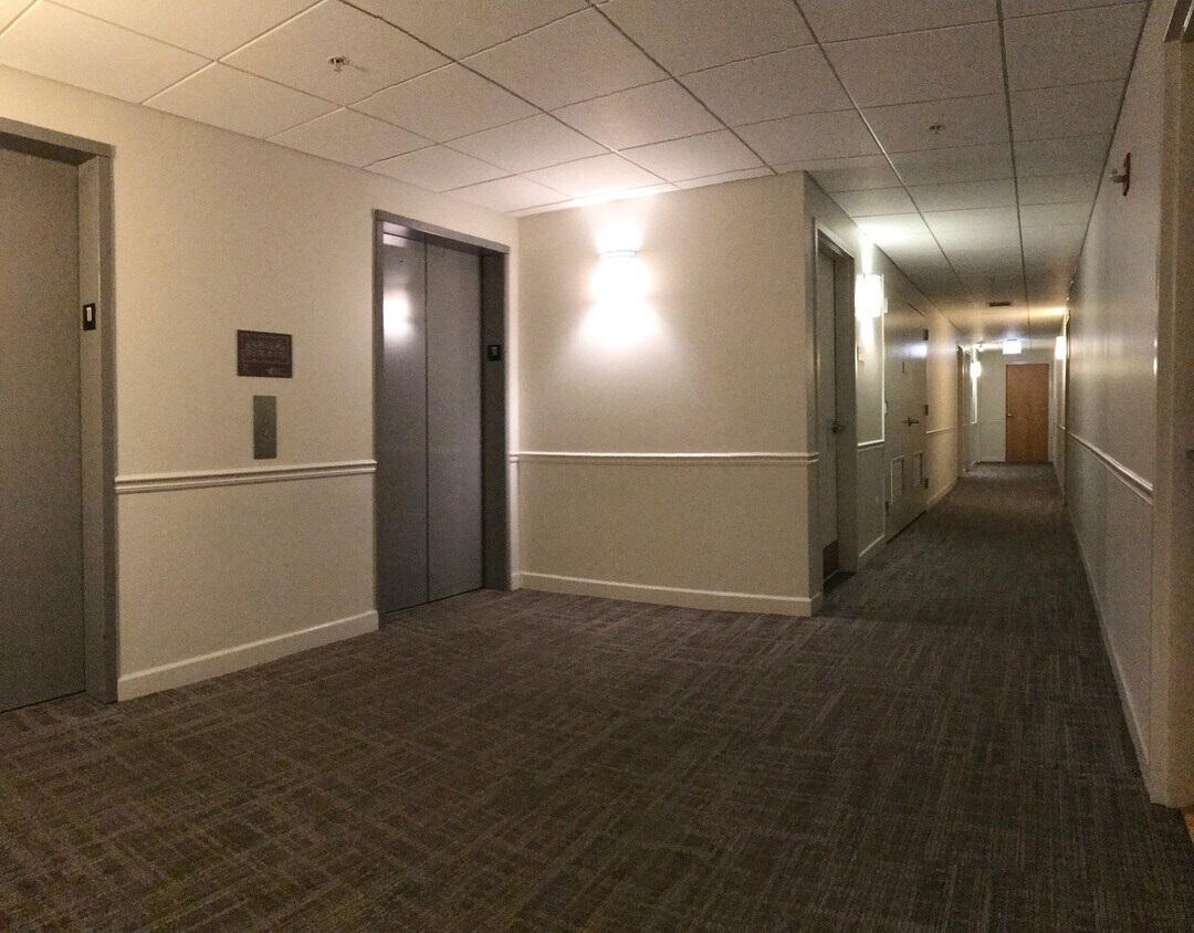 Foto principal - 451 W Huron St