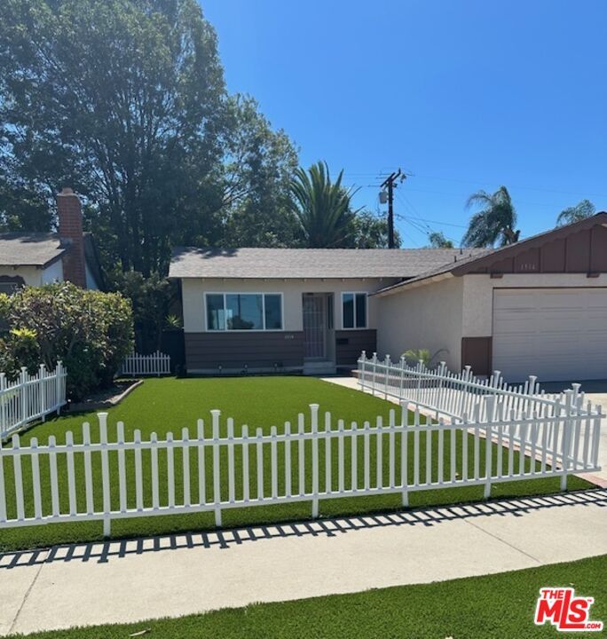 Foto principal - 1514 E 215th Pl