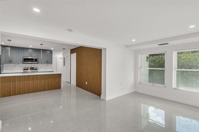 Foto del edificio - 4802 NW 11th Ave