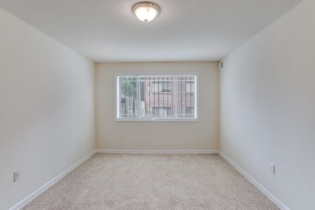 Building Photo - 229 43rd Rd NE