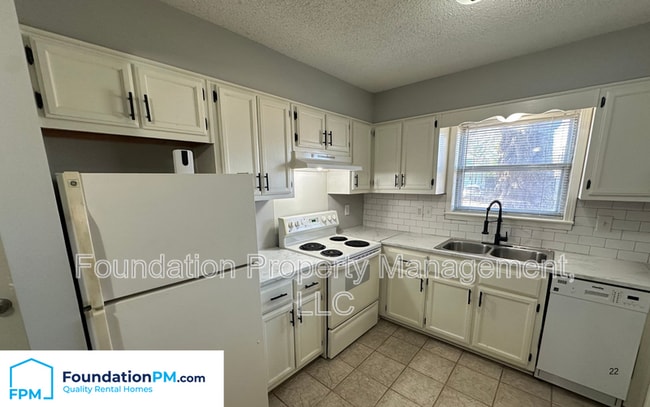 Building Photo - 34 N Idlewild St