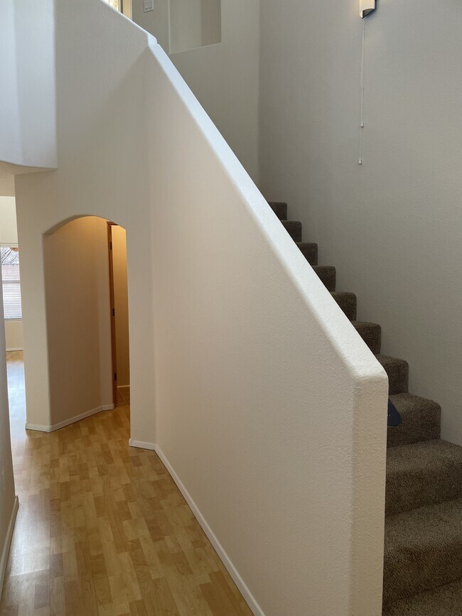 Foto del edificio - 7304 Via Contenta NE