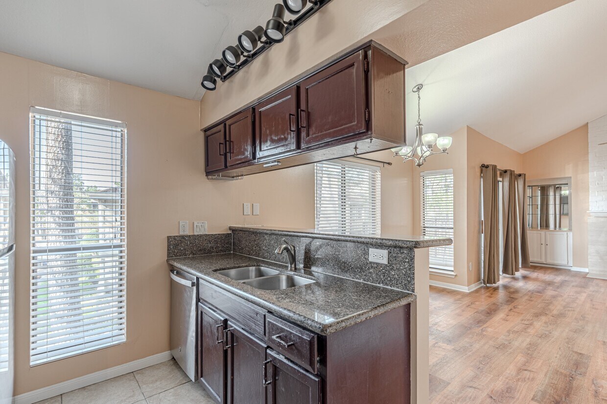 Foto del edificio - 3500 Tangle Brush Dr