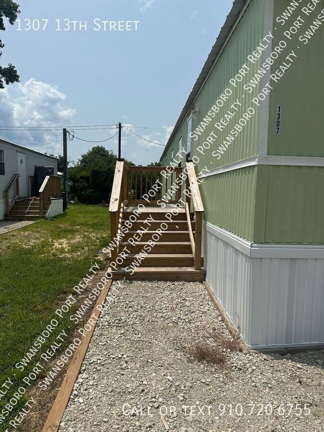 Building Photo - 1307 13th St