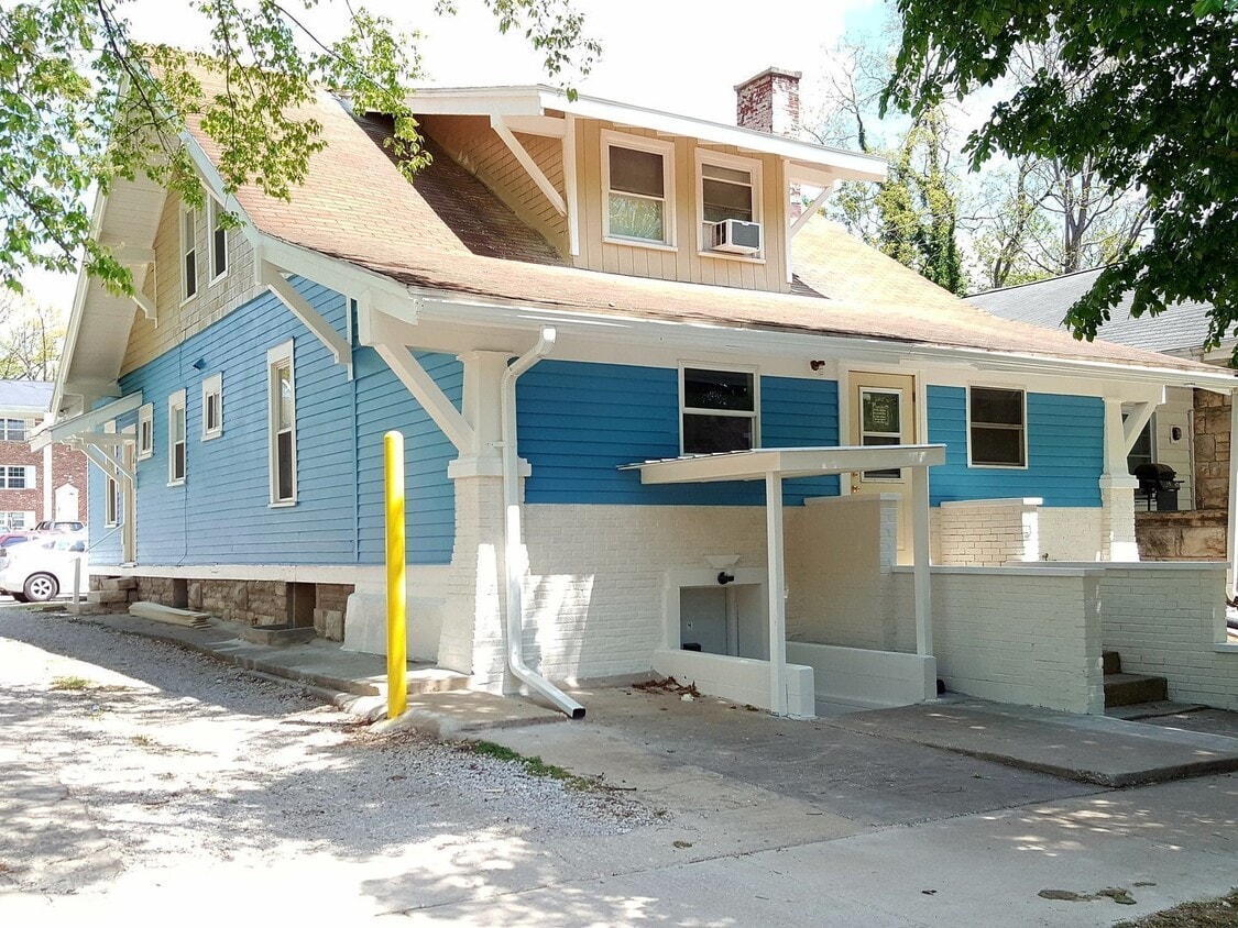 Primary Photo - 607 E 2nd St