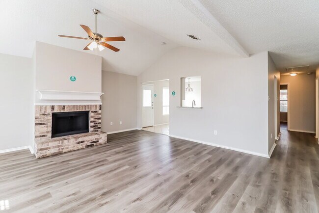 Foto del edificio - 5616 Colebrook Trail