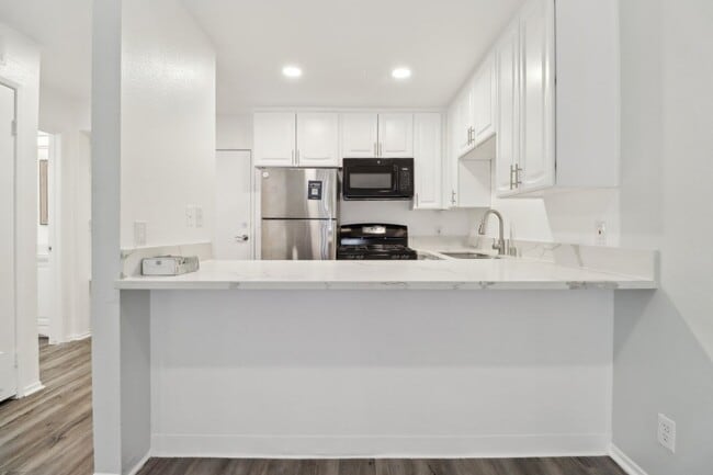Interior Photo - 311 South New Hampshire Avenue