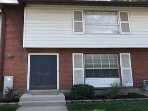 Building Photo - 8746 Fairoaks Cir