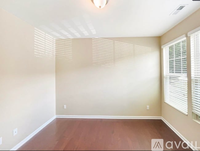 Foto del edificio - 4519 Tarkiln Pl