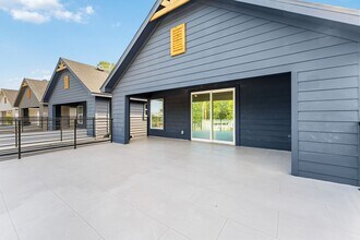 Building Photo - 9316 Sundown Dr