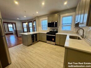 Building Photo - 69 Turner St