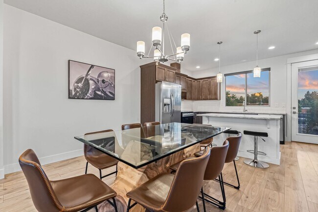 Foto del edificio - Boise Bench 3bd/2bd Townhome with VIEWS of...