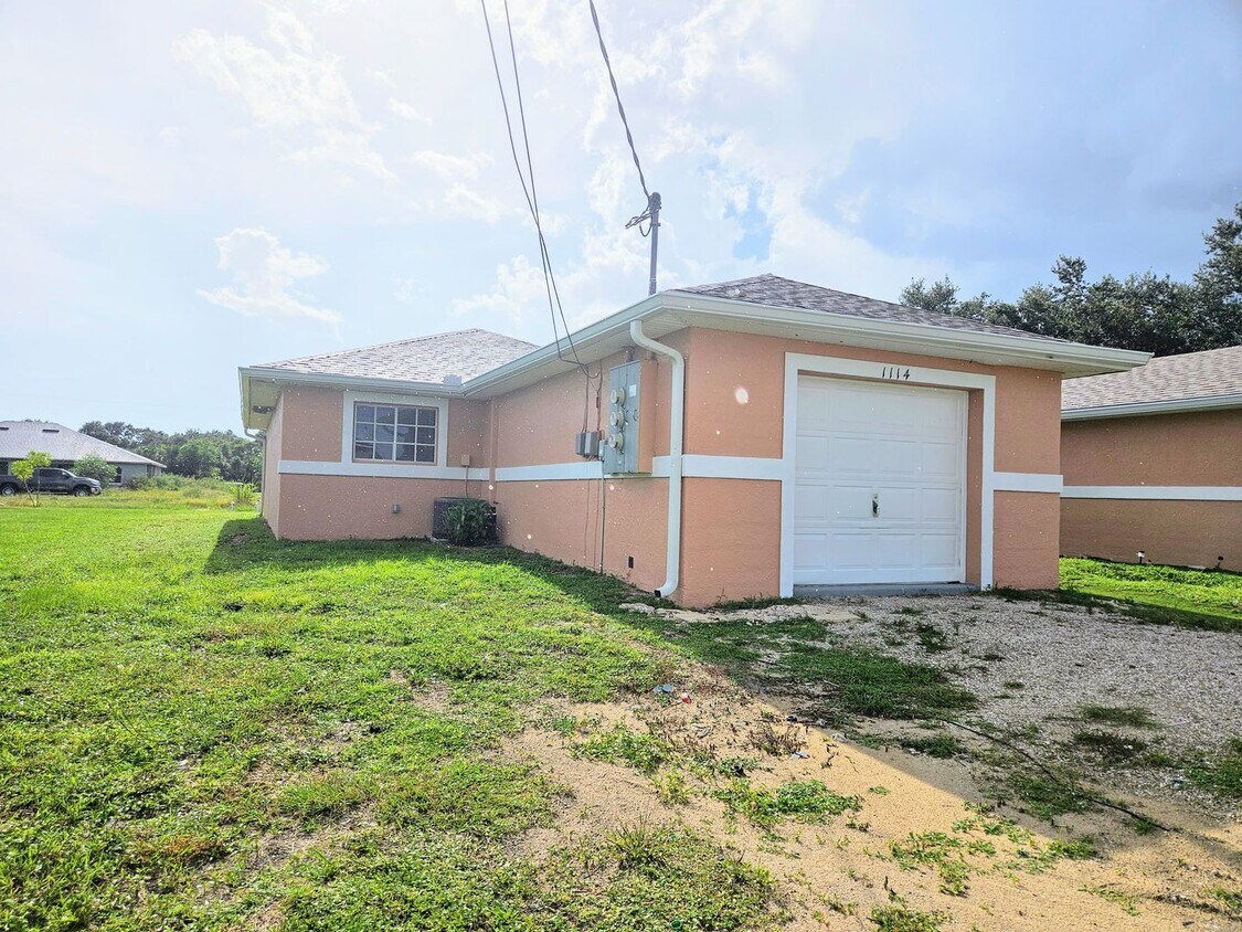 Foto principal - Move-in Ready 3 BR & 2 BA