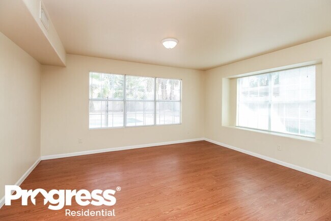 Building Photo - 3422 E Woodland Dr