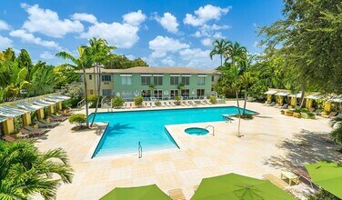 Building Photo - 5215 NE 3rd Ct