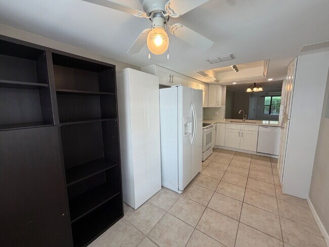 Building Photo - Perfectly located 2/2 townhome in Indialantic
