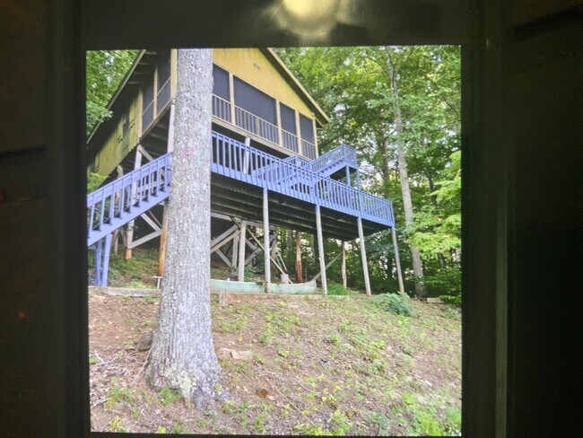 Building Photo - 810 Big Oak Ln