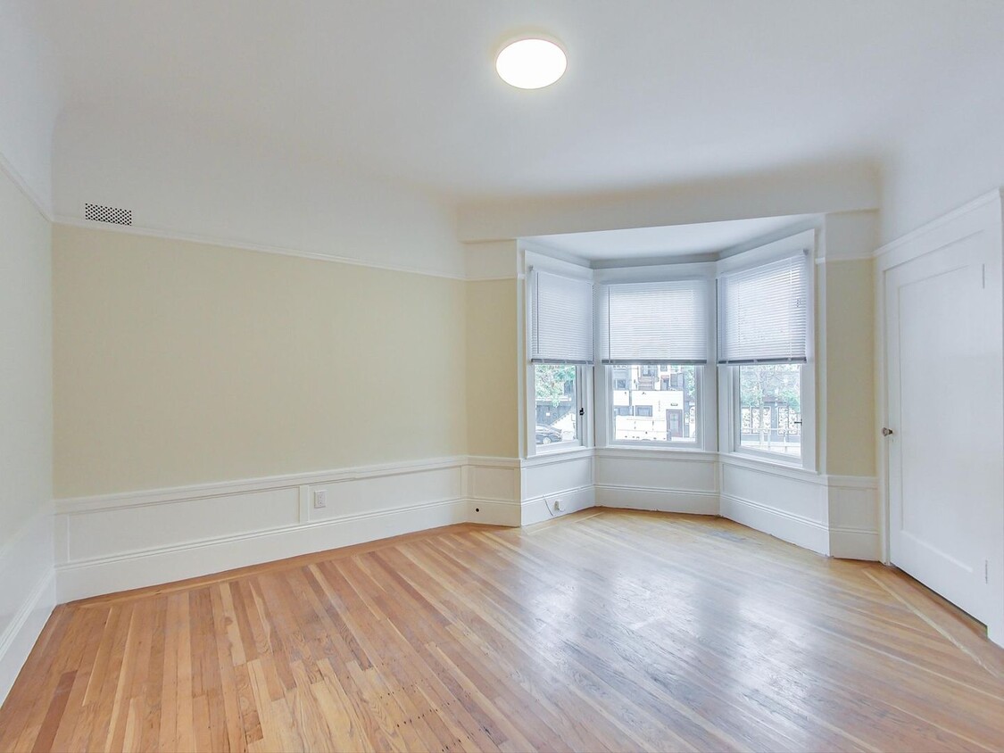 Foto principal - Bright, Renovated 1BD with In-Unit W/D and...