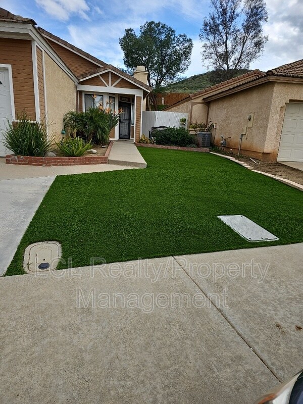 Building Photo - 27717 Moonridge Dr