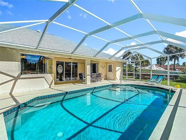 Foto del edificio - 145 Spur Dr