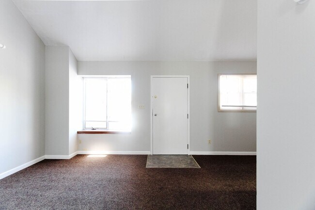 Building Photo - 1712 W University Ave