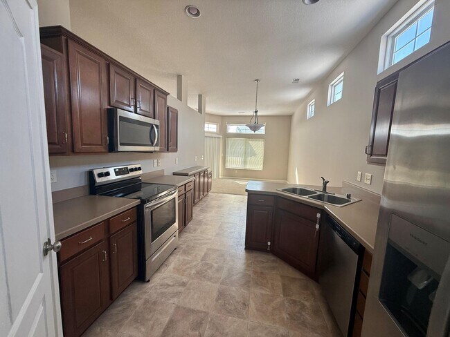 Foto del edificio - 2343 Paragon Mill Dr