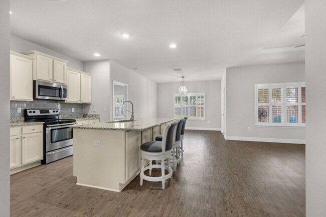 Foto del edificio - Beautiful home in Ashley Plantation!