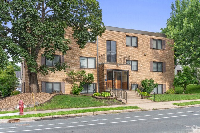 Foto del edificio - 5544/5301 Chicago Ave S