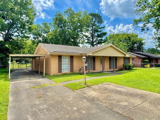 Foto del edificio - 3253 Windwood Dr