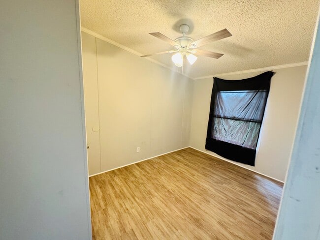 Building Photo - 147 Florence Cir