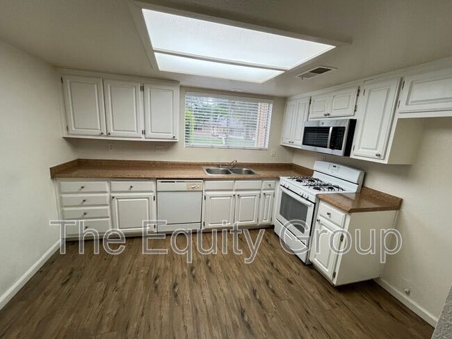 Foto del edificio - 3936 W Meadow Ave