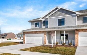Building Photo - 1648 Aspen Ct