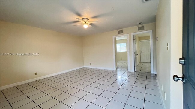 Building Photo - 701 SW 15th Ave