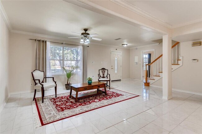 Building Photo - 8611 Camelia Ln