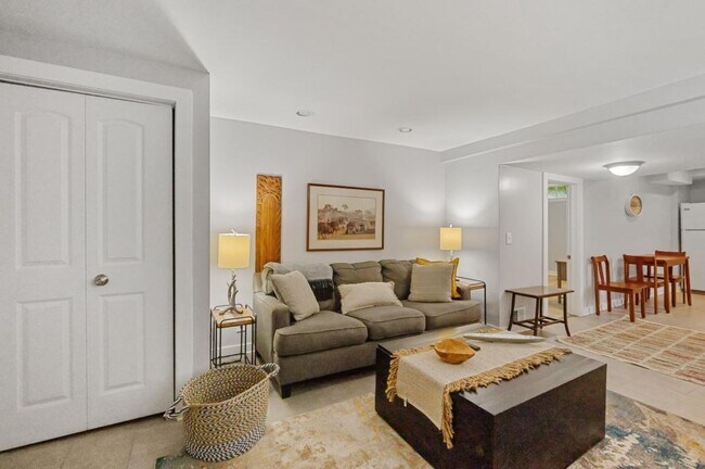 Foto del edificio - 1760 Barnesdale Way NE