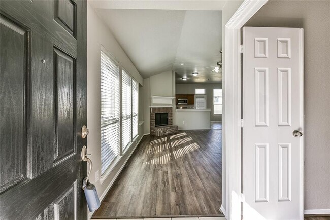 Building Photo - 6007 Minard Dr