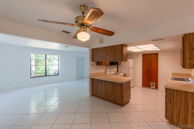 Building Photo - 815 Peppertree Ct