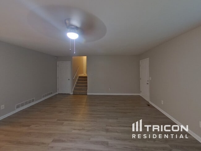 Building Photo - 120 Elberta Dr