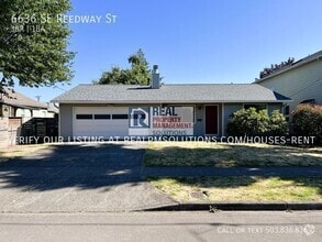 Building Photo - 6636 SE Reedway St